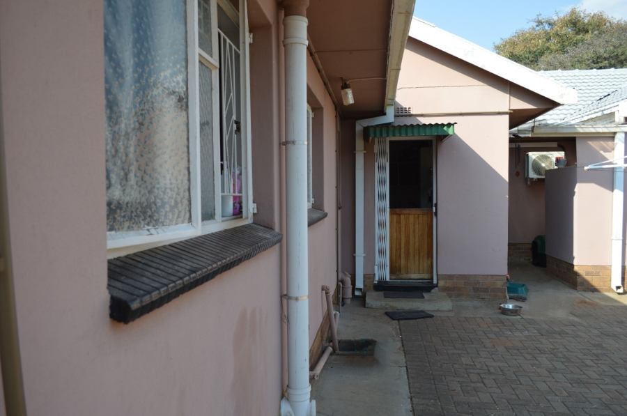 4 Bedroom Property for Sale in Flamwood North West